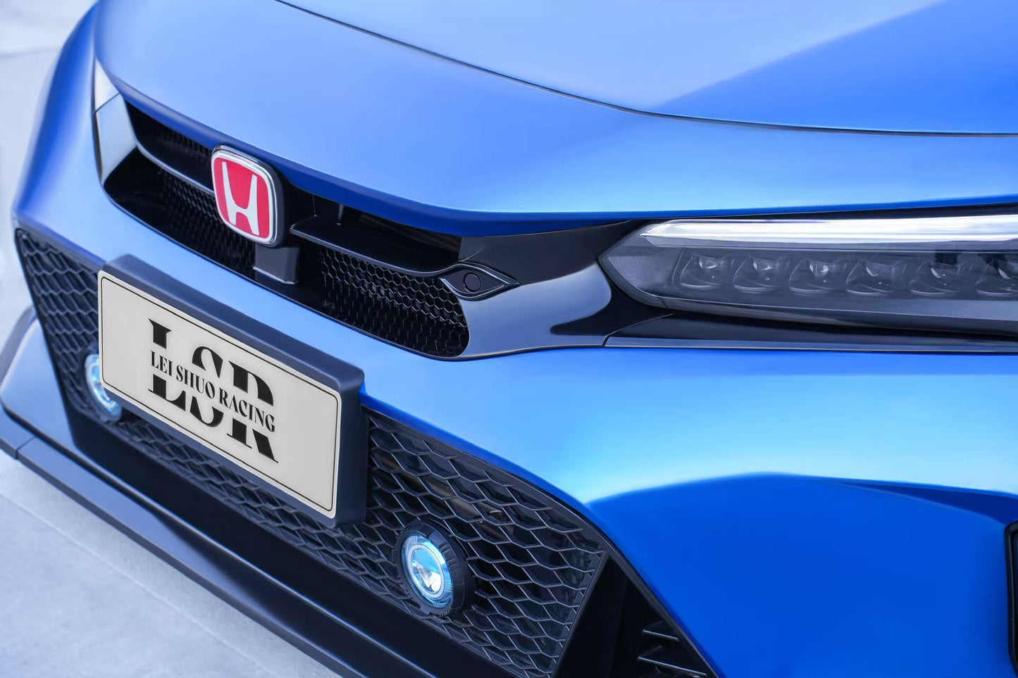 
                  
                    SWA 2022-2024 11th Gen Honda Civic Hatchback and SI GLOSS BLACK V Style Grille
                  
                
